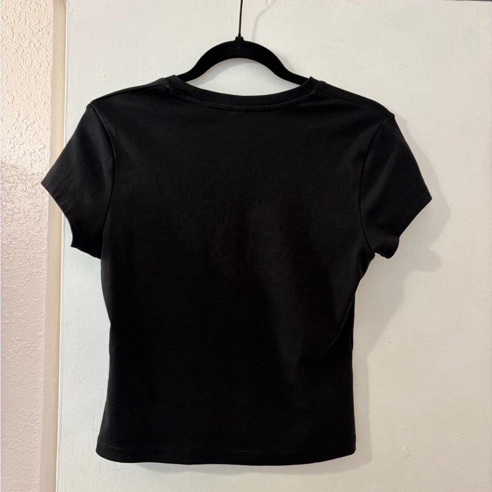 Uniqlo Black Women's Mini T-shirt